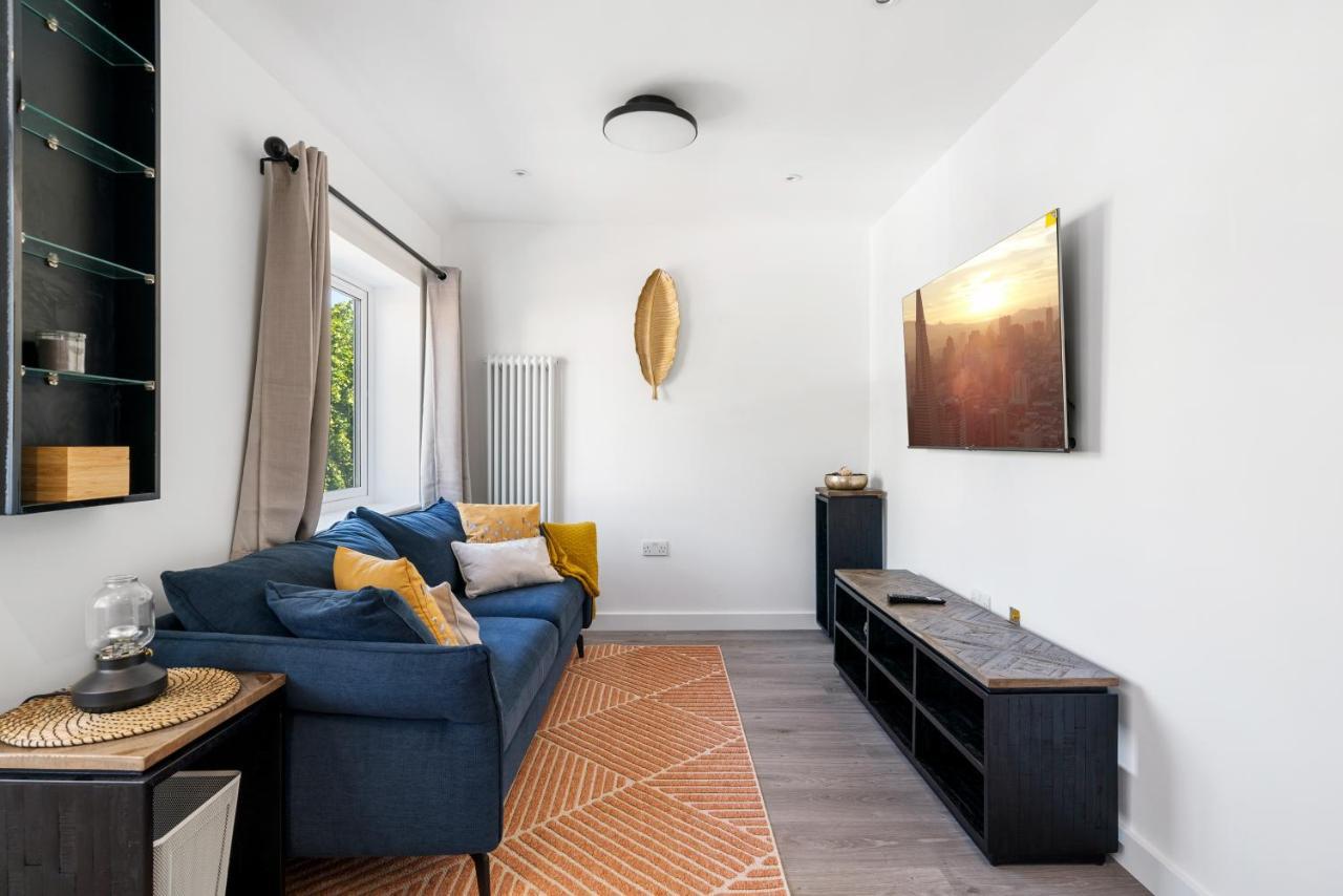 Апартаменты Newly Refurbished 2 Bed Flat Милл-Хилл Экстерьер фото