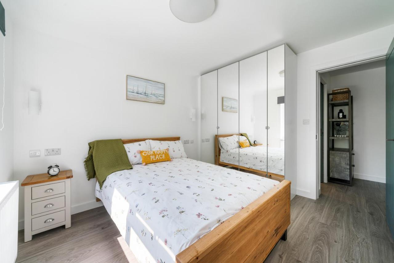 Апартаменты Newly Refurbished 2 Bed Flat Милл-Хилл Экстерьер фото