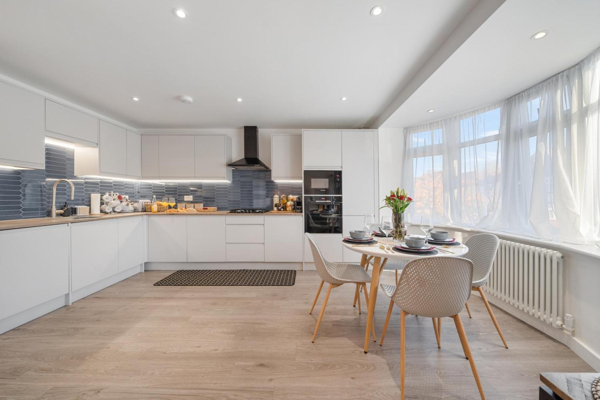 Апартаменты Newly Refurbished 2 Bed Flat Милл-Хилл Экстерьер фото