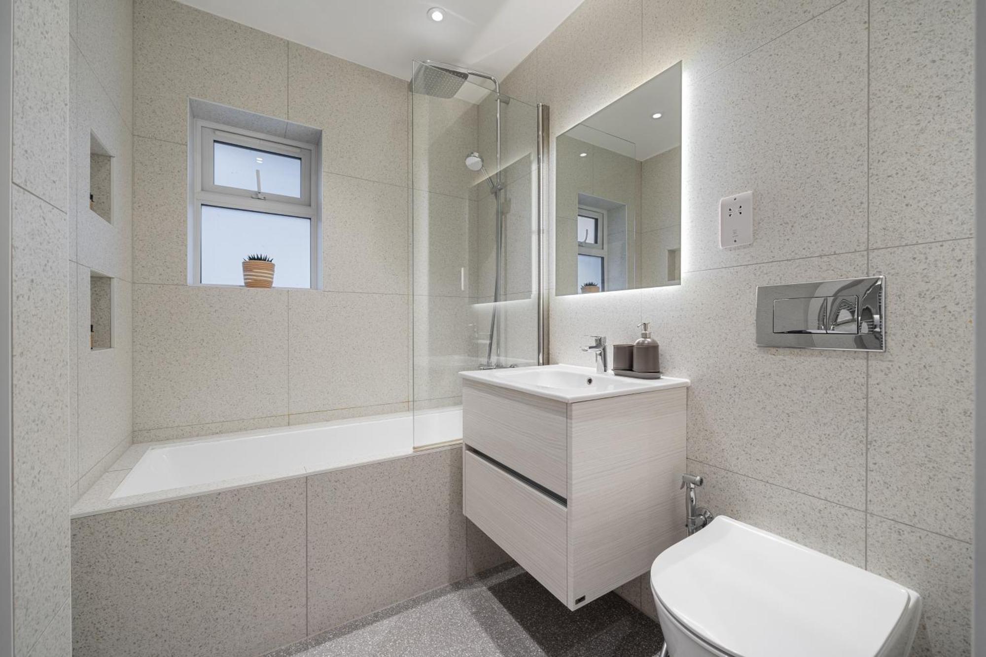 Апартаменты Newly Refurbished 2 Bed Flat Милл-Хилл Экстерьер фото